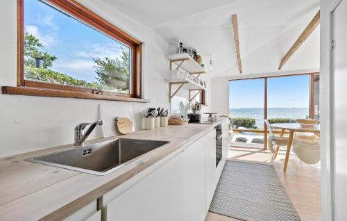 Ronde House | 2 Bedroom Beach Front Home In Rønde