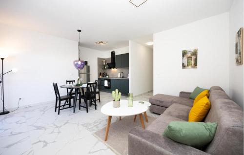Seget Donji Apartment | 2 Bedroom Beautiful Apartment In Seget Donji
