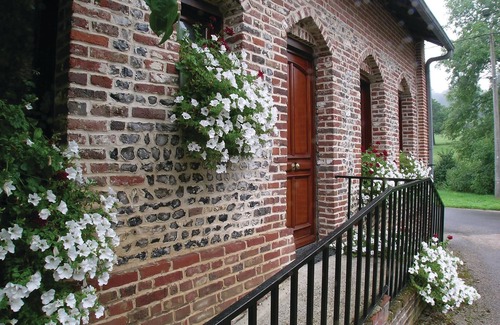 Embry House | 2 bedroom beautiful home in Embry