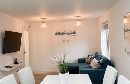 South Bermondsey Apartment | 2-bedroom bedroom unit. With Free Parking