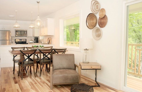 Farmers House | 2-Bedroom Bungalow on Triplett Creek – Near Cave Run Lake!