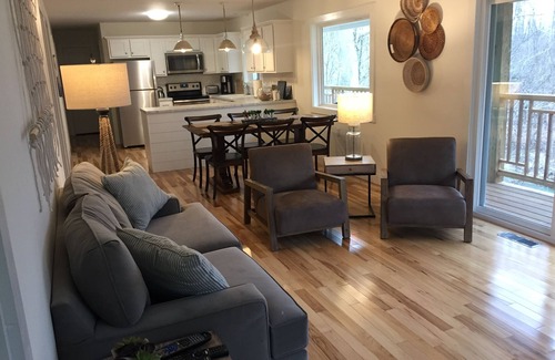 Farmers House | 2-Bedroom Bungalow on Triplett Creek – Near Cave Run Lake!