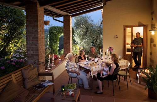 Vinci House | 2 bedroom bungalow, private terrace, great views, wifi, shared pool, near Vinci