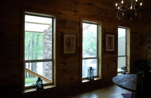 Voth Cabin | 2 Bedroom Cabin w/Hot Tub surrounded by Big Thicket National Preserve. Private!