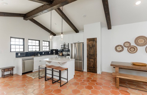 Nemo Cottage | 2 Bedroom Casita (1 King, 2 Queens)