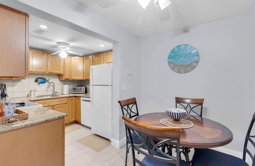 Florida Keys Condo | 2-bedroom Condo Ocean View/pool, Private beach ,Key Colony Beach