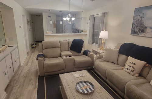 Carolina Forest Condo | 2-bedroom condo, 7-minute drive to Broadway at the Beach