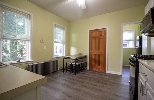 Brighton Apartment | 2 bedroom condo close to Boston and Cambridge with free parking