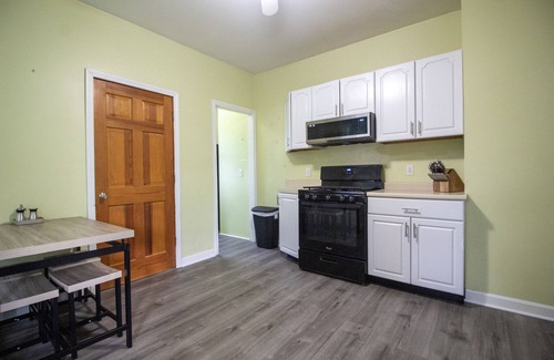 Brighton Apartment | 2 bedroom condo close to Boston and Cambridge with free parking