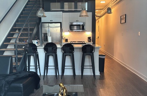 Home Park Condo | 2-bedroom condo in charming Atlanta with WiFi, AC. Book now