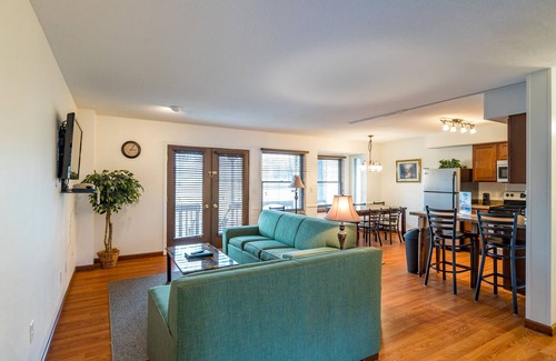 DuBois Condo | 2 Bedroom Condo in Lakeside Resort Community (1 King & 2 Queen Beds)