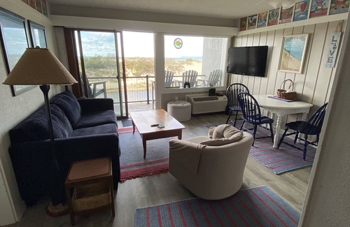 Maple City Condo | 2 bedroom condo on Lake Michigan -Homestead Resort - M-22 - Glen Arbor