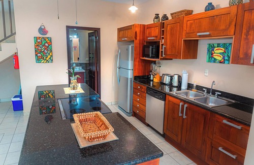 Quepos Condo | 2 bedroom-condo-pool privacy. 5 minutes to Quepos