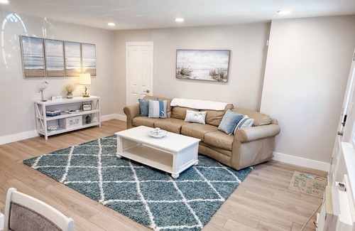 Anglesea Condo | 2-bedroom condo in serene North Wildwood with WiFi, AC