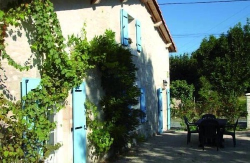Brulain Cottage | 2 bedroom cottage close to Niort with indoor pool