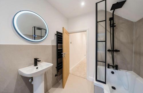 Haslemere Apartment | 2 Bedroom Cottage in Haslemere 2 X Double Beds