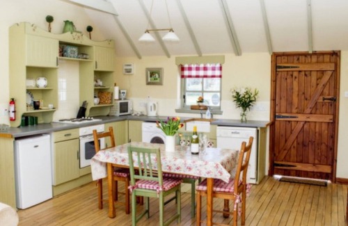 Boyndie Cottage | 2 bedroom cottage, with far reaching views of the garden and open countryside.