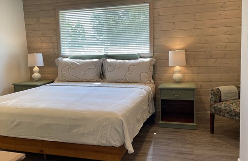 Sooke Resort | 2 Bedroom Cottage with beach access