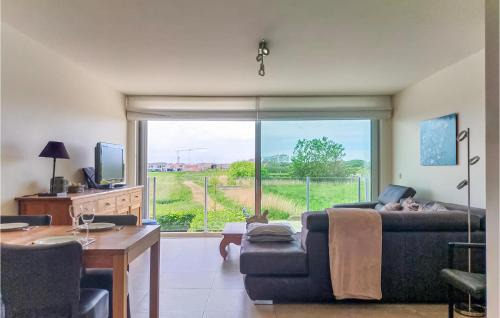 Mariakerke Apartment | 2 Bedroom Cozy Apartment In Oostende