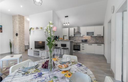 Bakarac House | 2 Bedroom Cozy Home In Bakarac