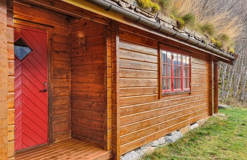 Nesset House | 2 bedroom cozy home in Eikesdal