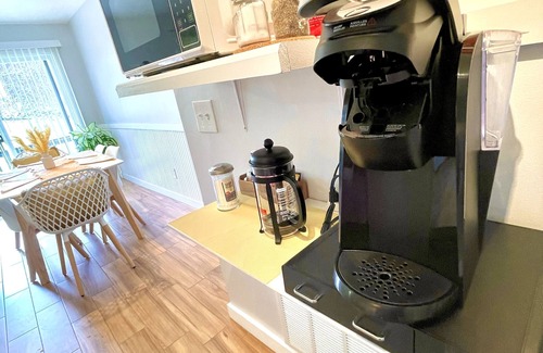 Vernon Condo | 2 bedroom cozy condo with parking on premises