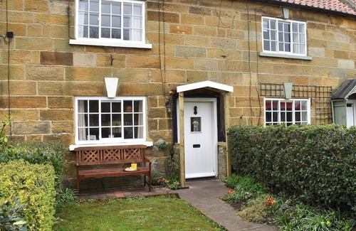 Carlton-in-Cleveland Cottage | 2 bedroom accommodation in Kirkby, near Middlesbrough
