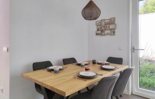 Heinkenszand House | 2 Bedroom Gorgeous Home In Heinkenszand