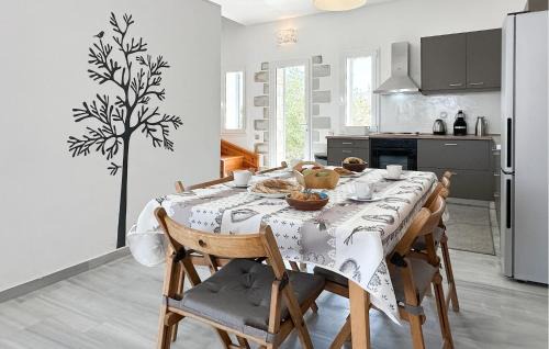 Kokkinon Khorion House | 2 Bedroom Gorgeous Home In Plaka