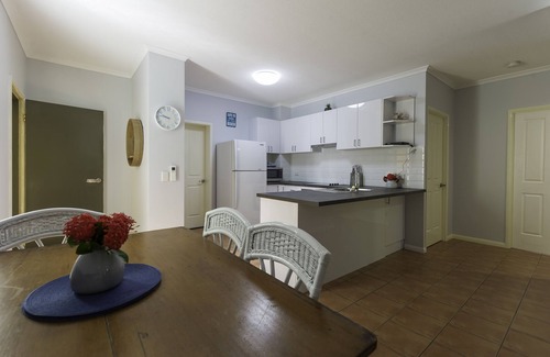 Port Douglas Apartment | 2 BEDROOM GROUND FLOOR APARTMENT 500M TO THE BEACH AND CLOSE TO MAIN STREET