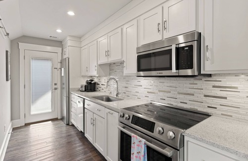 Saint Simons Island Condo | 2 Bedroom Guest House w/Pool