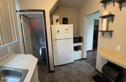 Massillon House | 2 bedroom house all to yourselves! 1.3mile to downtown Massillon