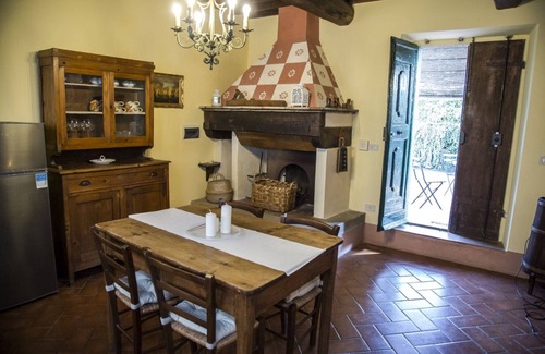 Capolona Villa | 2-bedroom house immersed in the Tuscan countryside, less than 2 km from the village of Castelluccio