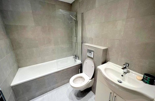 Sutton Central House | 2-bedroom House in South London - Sutton