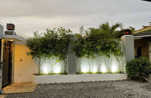 Lapu-Lapu House | 2-bedroom house with 2 bathrooms.Private pool, bar and patio, Free WIFI and AC.