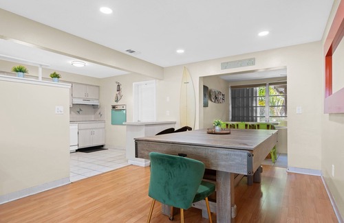 North Andrews Gardens House | 2-bedroom house in fantastic Fort Lauderdale with AC, WiFi, hot tub, pool table