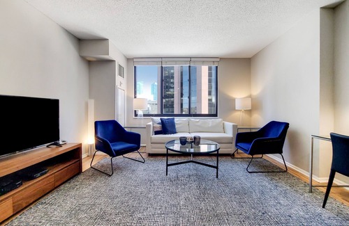 White Plains Apartment | 2 Bedroom in White Plains - 40-Min Train from NYC