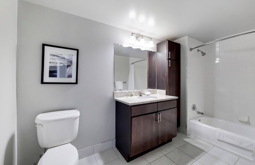 White Plains Apartment | 2 Bedroom in White Plains - 40-Min Train from NYC