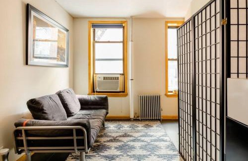 Chinatown Apartment | 2 Bedroom King Bed Apartment