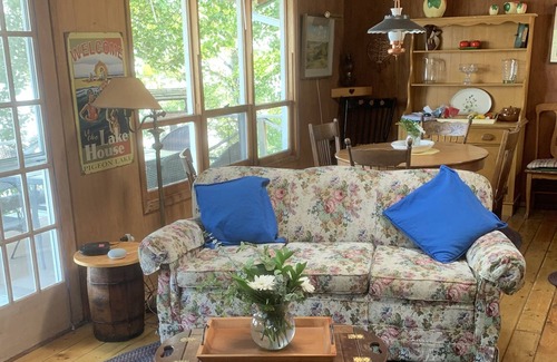 Westerose Cabin | 2 Bedroom Lakefront Rustic Cabin