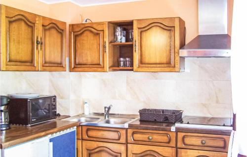 Objazda Apartment | 2 Bedroom Lovely Apartment In Retowo 4