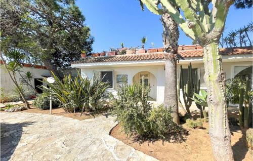 Giorgilorio Apartment | 2 Bedroom Lovely Apartment In Frigole