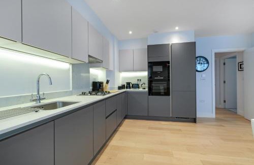 Belmont Apartment | 2 Bedroom Luxury Apartments with Parking in Stanmore, North West By 360 Stays London