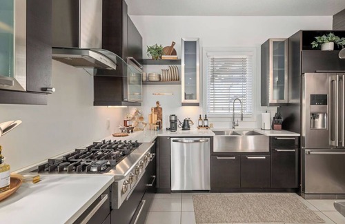 North London Apartment | 2 Bedroom Main Executive Space