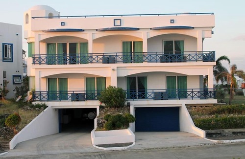 San Fernando Apartment | 2 Bedroom Master Suite at World Class Resort