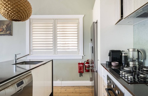 Tamarama Apartment | 2 Bedroom Modern & Bright Apt, Bondi Beach,2 mns From Beach