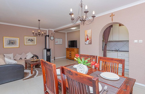 Kijevo House | 2 bedroom nice home in Kijevo