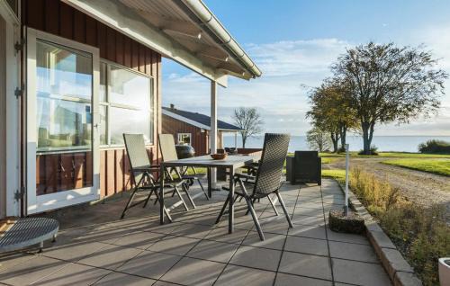Mommark Strand House | 2 Bedroom Nice Home In Sydals