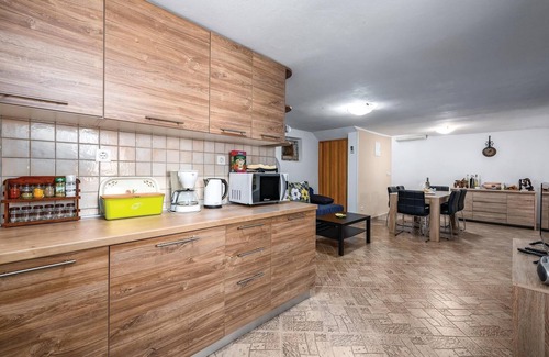 Katun Lindarski House | 2 bedroom nice home in Milotski Brijeg