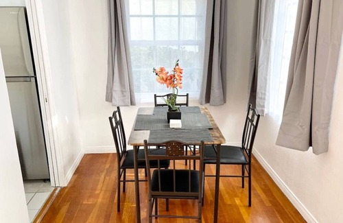 Middletown House | 2 Bedroom - Ocean View, Hot Tub, Parking - 8 Guest
